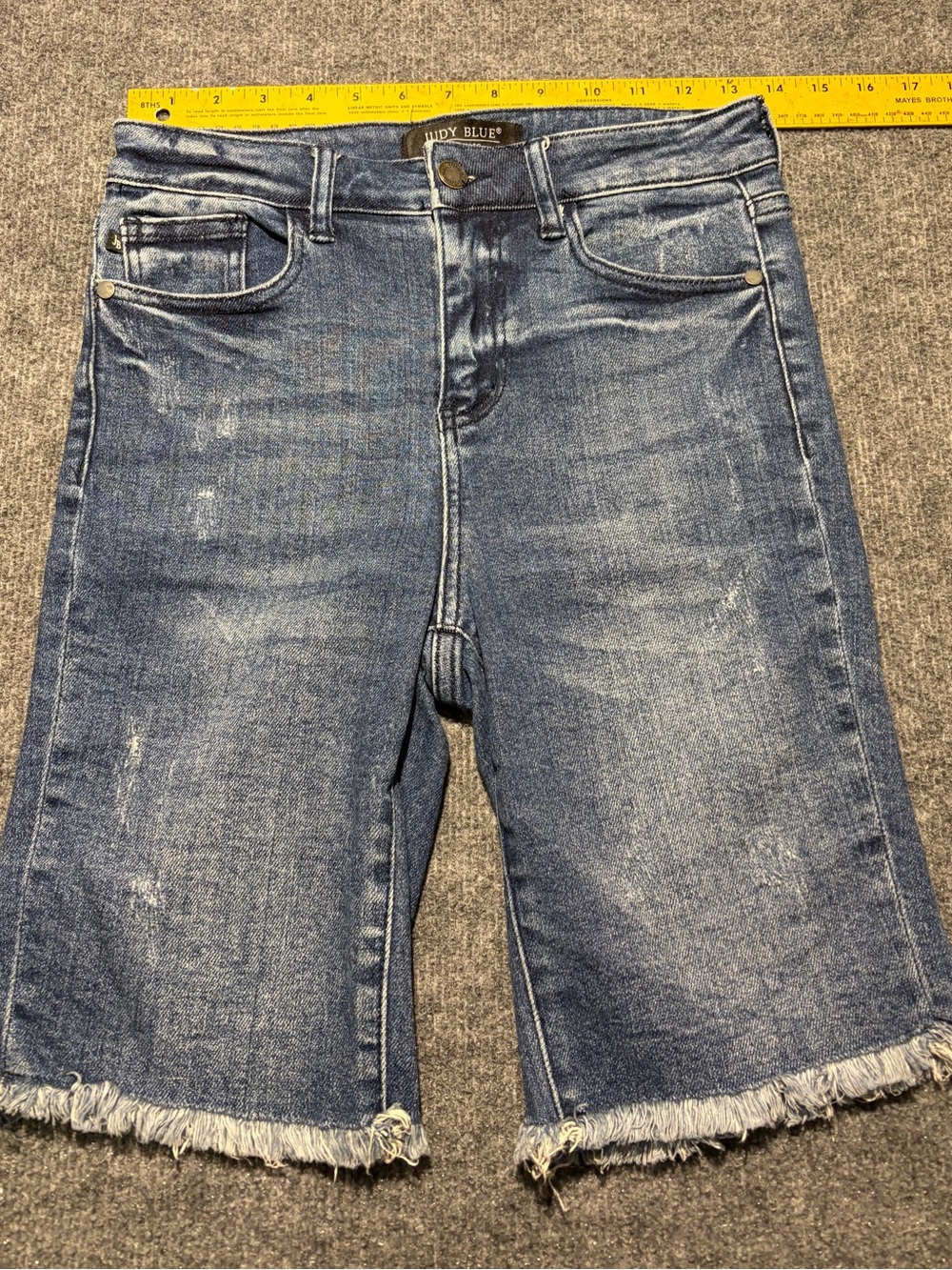 Judy Blue Women’s Medium Indigo Distressed Denim Bermuda Shorts with Frayed Hem